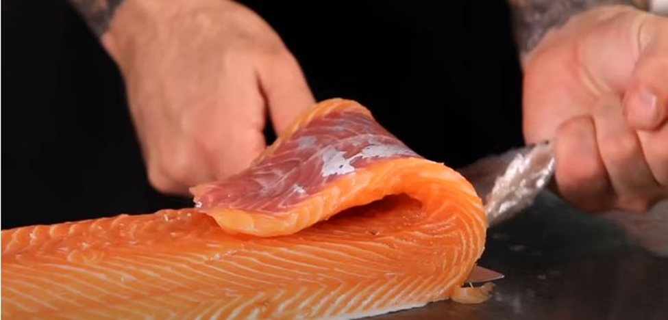 How to Get Skin off of Salmon
